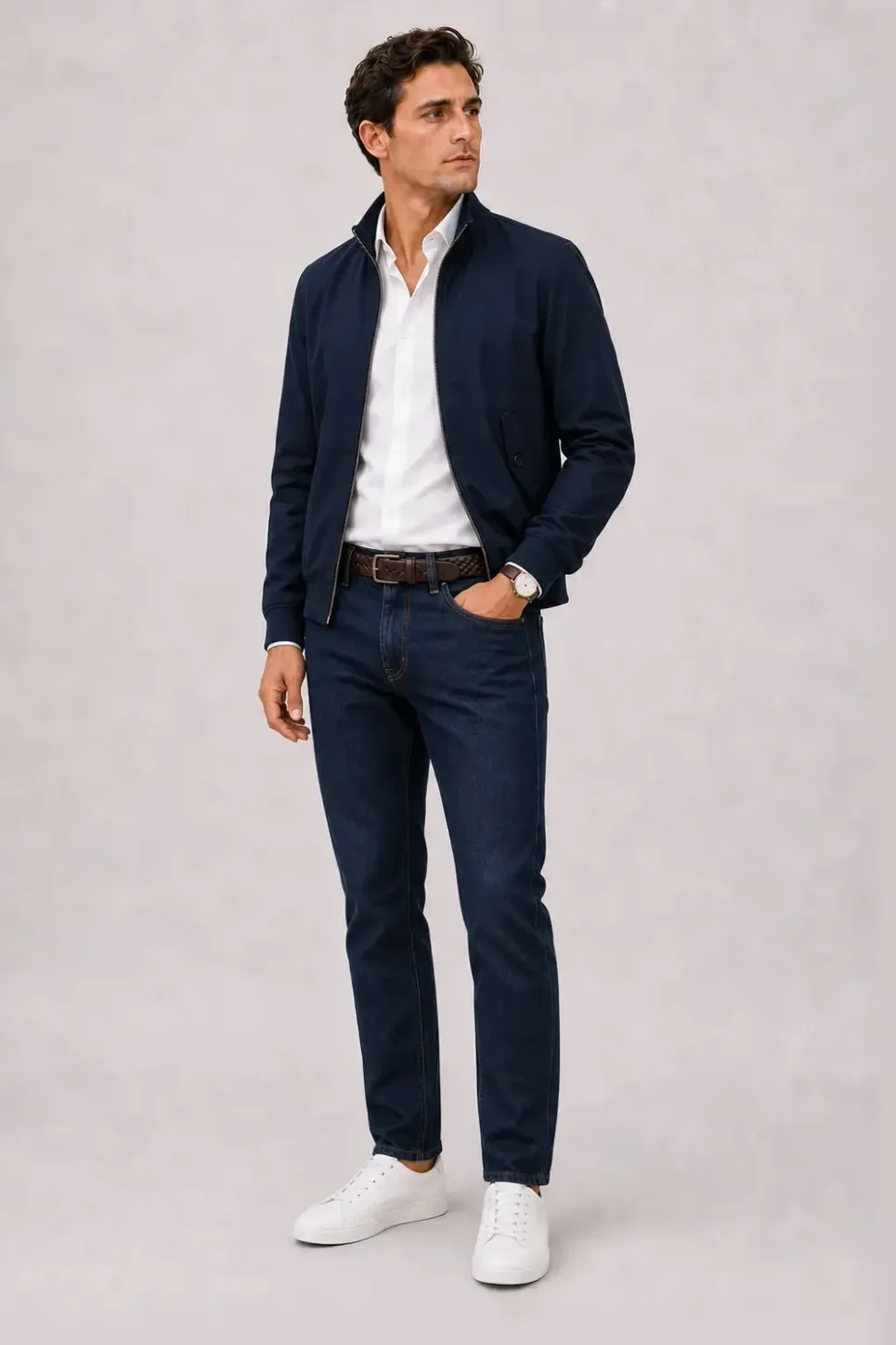 Harrington Blouson Navy über Button-Down-Hemd Weiss, dazu Jeans Navy und Chelsea Boot